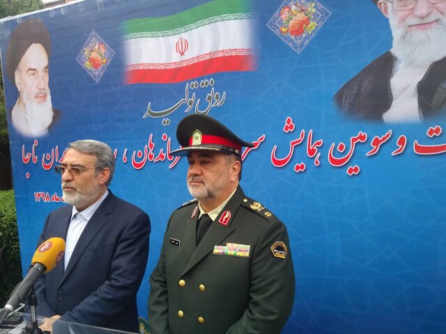 توضیح وزیر کشور درباره پیامکهای پلیس به رانندگان بدحجاب: این روش را می پسندم / وقتی این موضوع به دو یا سه مورد میرسد باید تعهد دهند توضیح وزیر کشور درباره پیامکهای پلیس به رانندگان بدحجاب: این روش را می پسندم / وقتی این موضوع به دو یا سه مورد میرسد باید تعهد دهند