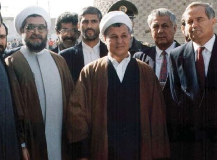 انتخابات ۷۶ در خاطرات هاشمی / هاشمی، روحانی و حبیبی چگونه بازی محافظهکاران را به نفع خاتمی به هم زدند؟ / هاشمی: کرباسچی برای کمک به خاتمی در انتخابات استمداد کرد / خاتمی هم از من خواست که کمک کنم که کارگزاران نامزد دیگری ندهند / ناطق نوری ترجیح میداد کارگزاران حبیبی را نامزد کند نه خاتمی / روحانی احتمال می داد درخواست از او برای کاندیداتوری، با هدف جلوگیری از پیروزی جناح چپ باشد انتخابات ۷۶ در خاطرات هاشمی / هاشمی، روحانی و حبیبی چگونه بازی محافظهکاران را به نفع خاتمی به هم زدند؟ / هاشمی: کرباسچی برای کمک به خاتمی در انتخابات استمداد کرد / خاتمی هم از من خواست که کمک کنم که کارگزاران نامزد دیگری ندهند / ناطق نوری ترجیح میداد کارگزاران حبیبی را نامزد کند نه خاتمی / روحانی احتمال می داد درخواست از او برای کاندیداتوری، با هدف جلوگیری از پیروزی جناح چپ باشد