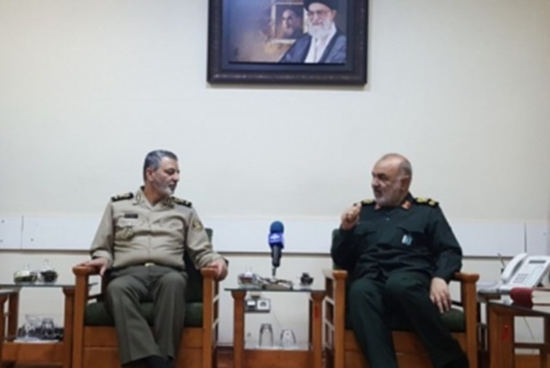 سرلشکر سلامی: ارتش و سپاه شانه به شانه در حال ارتقای قدرت دفاعی هستند