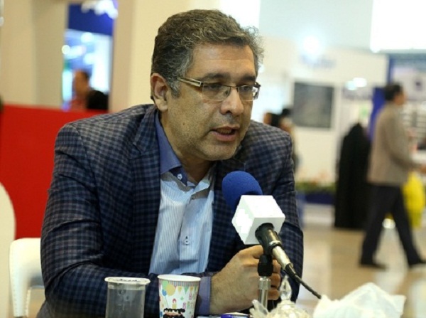 اظهارات پمپئو دو تفسیر دارد؛ یا او عقب نشینی کرده، یا آن ۱۲ مورد، پیش شرط رسیدن به &laquo;توافق&raquo; بوده نه &laquo;مذاکره&raquo; / پس از سفر ترامپ به توکیو، لحن مقامات آمریکایی درباره ایران آرام&zwnj;تر شده حتی لحن جان بولتون در امارات / ممکن است آمریکا میانجیگری در امور سیاسی را به ژاپن و در مبادله زندانیان را به سوئیس بسپارند