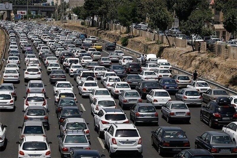 ترافیک در مسیرهای شمالی تهران سنگین است