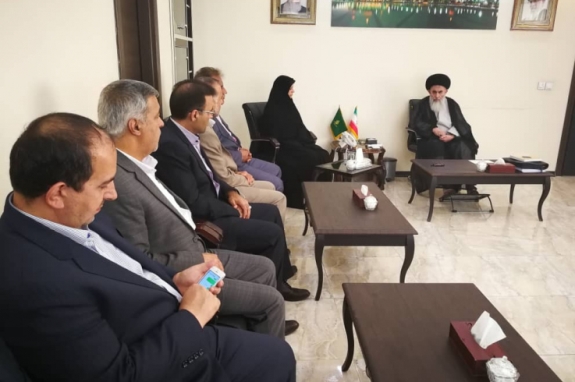 پیروزبخت در ديدار با توليت آستان شاهچراغ (ع) :استفاده از کالای غیراستاندارد زیبنده ایران اسلامی نیست