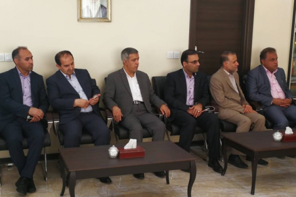 پیروزبخت در ديدار با توليت آستان شاهچراغ (ع) :استفاده از کالای غیراستاندارد زیبنده ایران اسلامی نیست