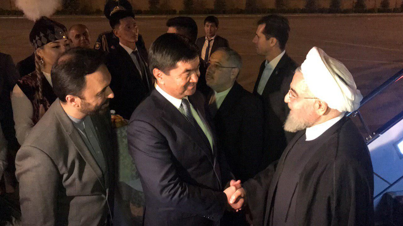 رییس جمهوری با استقبال نخست وزیر قرقیزستان&zwnj; وارد بیشکک&zwnj; شد