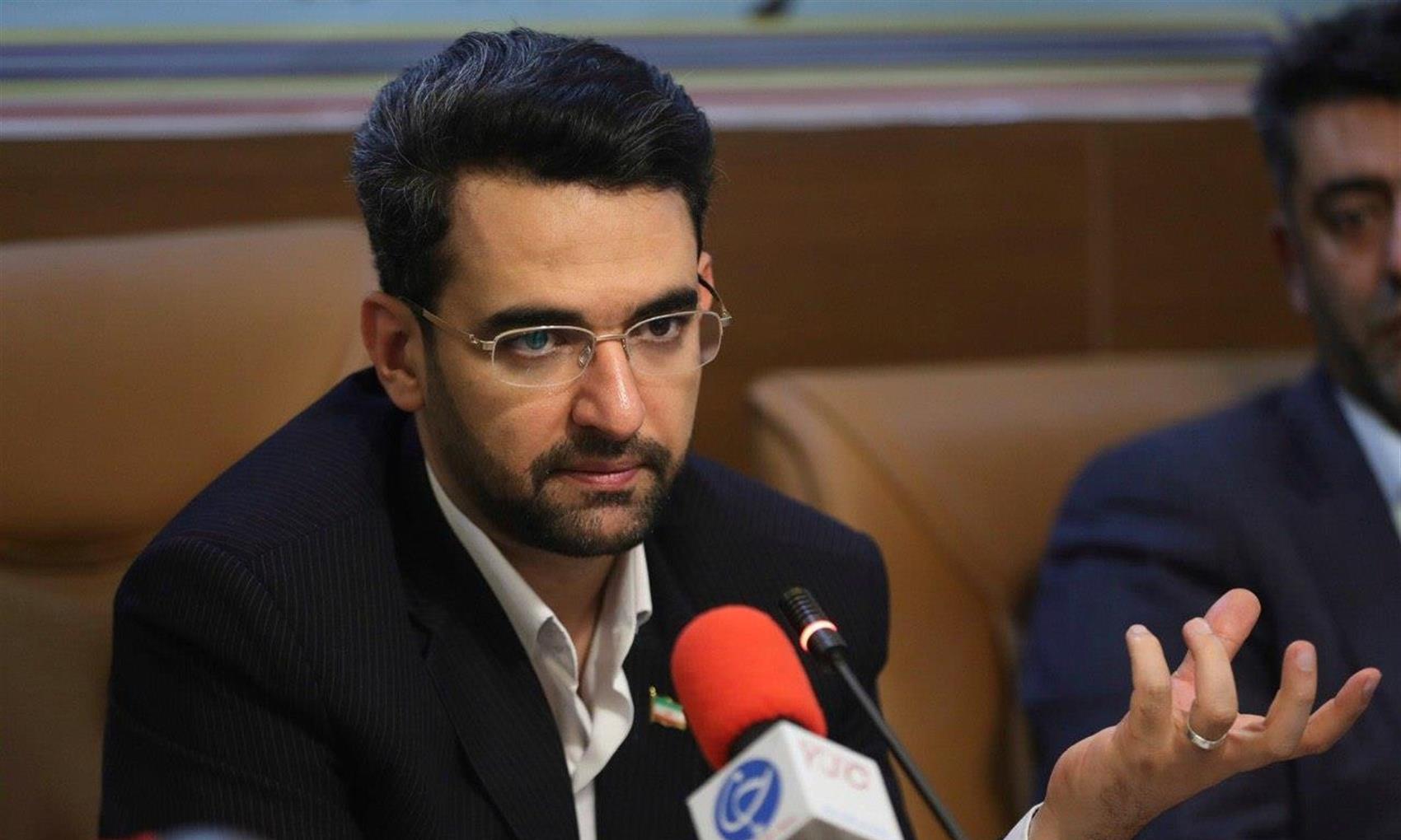 وزیر ارتباطات: معاون وزیر ارتباطات روسیه، از دوراندیشی ده سال قبل رهبر معظم انقلاب، بسیار شگفتزده شد وزیر ارتباطات: معاون وزیر ارتباطات روسیه، از دوراندیشی ده سال قبل رهبر معظم انقلاب، بسیار شگفتزده شد