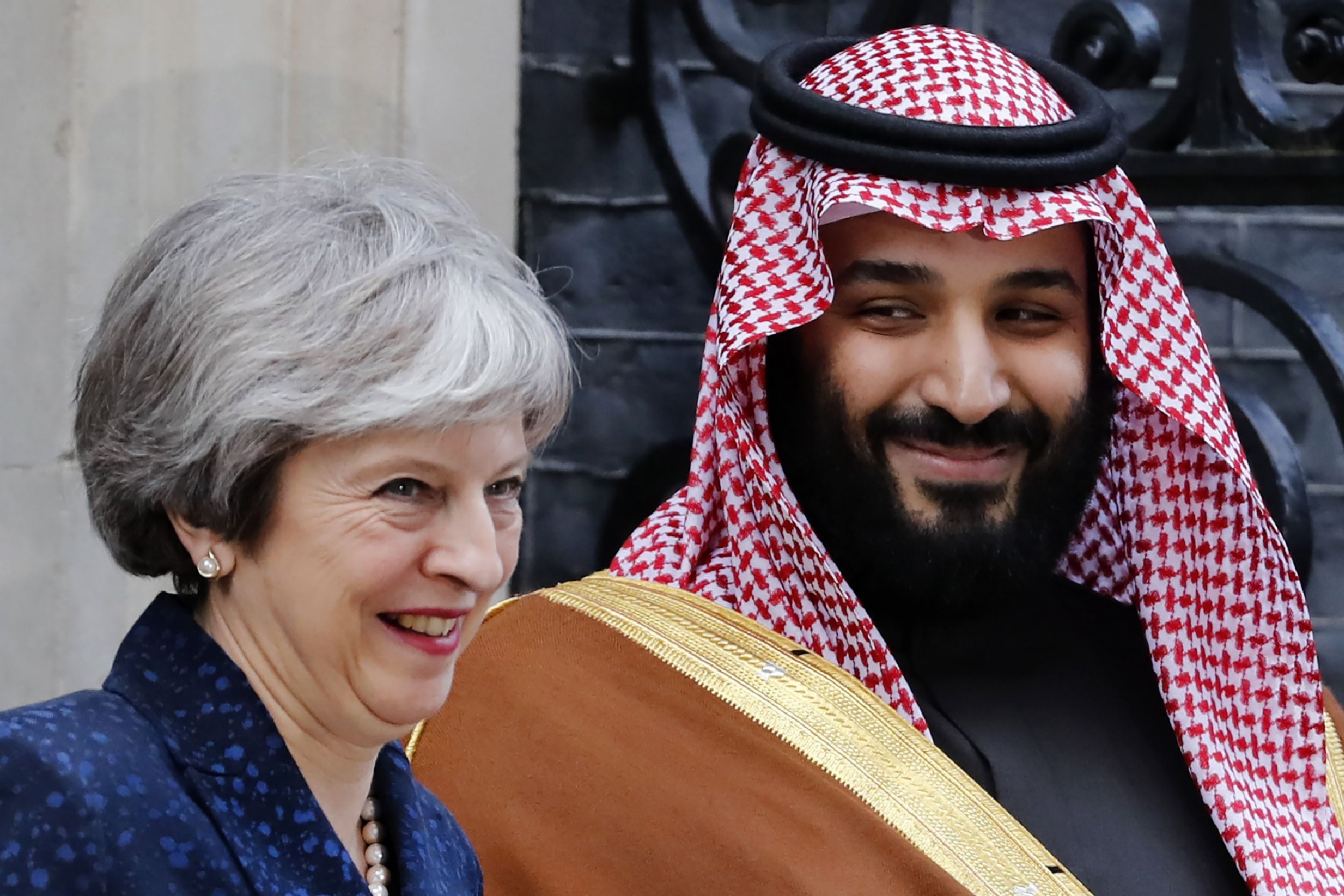 گاردین: انگلیس بسیاری از خلبانان نیروی هوایی عربستان را برای بمباران بهتر یمن آموزش داده&zwnj;اند