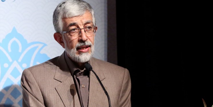 حداد عادل: تعجبم از مسؤولانی که می&zwnj;گویند می&zwnj;خواهیم ملت را از این مرحله سخت عبور دهیم ولی می&zwnj;گویند انگشت&zwnj;مان روی فیلترینگ نخواهد رفت