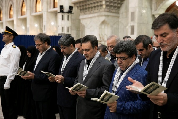 تجدید پیمان مدیران و کارکنان بانک ملت با آرمان های امام راحل(ره)