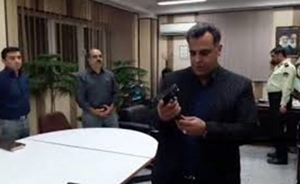 خبرنگار صداوسیما: فضاسازیها به دلیل رقابت خبری است؛ خیلی از همکاران خبرنگار جا ماندند/ ما برای مصاحبه با نجفی هماهنگ کردیم و رفتیم؛ آنها هم میتوانستند هماهنگ کنند و بیایند/ فقط برای مردم گلولههای تفنگرا شمردم خبرنگار صداوسیما: فضاسازیها به دلیل رقابت خبری است؛ خیلی از همکاران خبرنگار جا ماندند/ ما برای مصاحبه با نجفی هماهنگ کردیم و رفتیم؛ آنها هم میتوانستند هماهنگ کنند و بیایند/ فقط برای مردم گلولههای تفنگرا شمردم