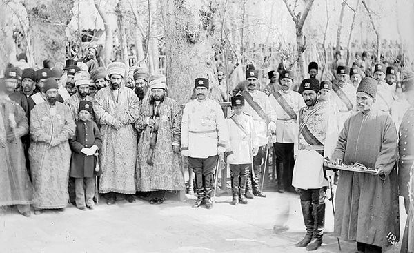 یادداشت های اعتمادالسلطنه در ۱۹ تیر ۱۲۶۳ خورشیدی: بذل و بخشش القاب و انصاب توسط ناصرالدینشاه یادداشت های اعتمادالسلطنه در ۱۹ تیر ۱۲۶۳ خورشیدی: بذل و بخشش القاب و انصاب توسط ناصرالدینشاه