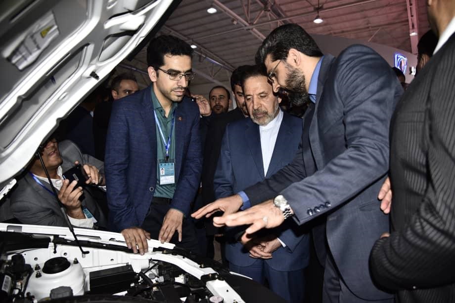 رئیس&zwnj;دفتر رئیس&zwnj;جمهور از غرفه گروه خودروسازی سایپا بازدید کرد