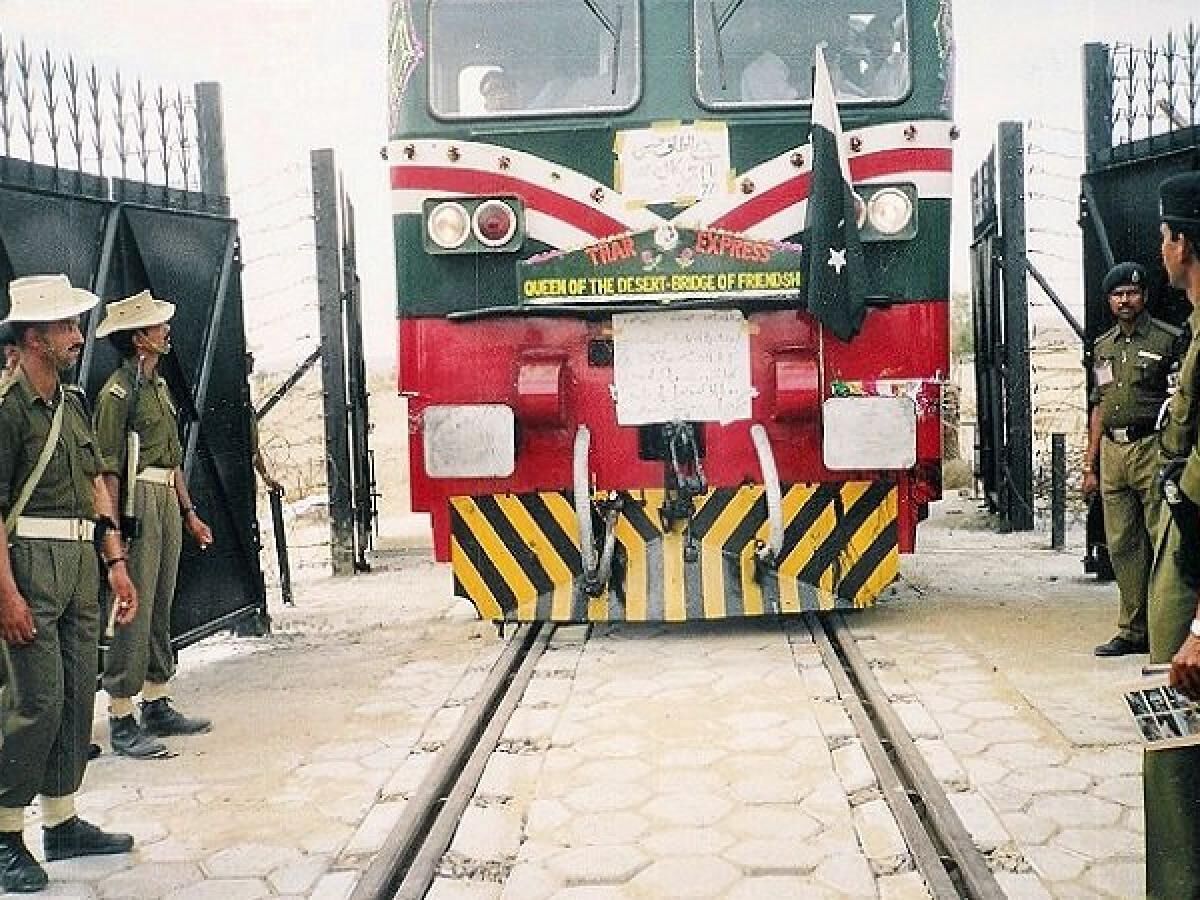 هند حرکت تمام قطارها به سوی پاکستان را متوقف کرد