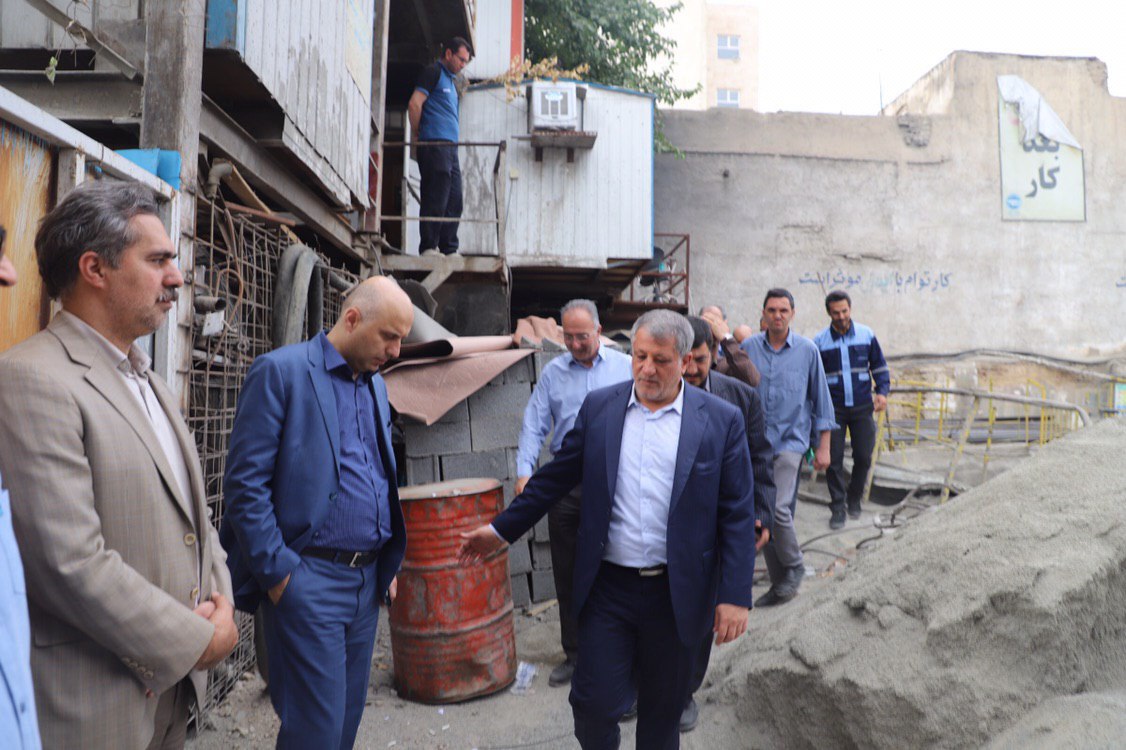 بازديد رييس شورای شهر تهران از ايستگاه خط ٦ مترو كه با پيشرفت ٨٠ درصد نيمه تمام رها شده است!