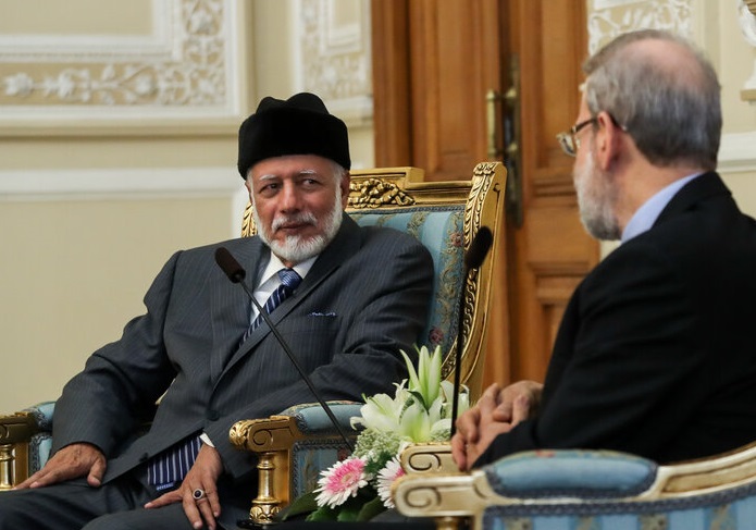 لاریجانی در دیدار وزیر خارجه عمان: انگلیسیها کشتی ایران را دزدیدهاند؛ نمیدانیم این چه فایدهای برای آنها دارد؟/ بن علوی: ایرانیان افراد عاقل و حکیم هستند؛ خیال ما از ایرانیها آسوده است لاریجانی در دیدار وزیر خارجه عمان: انگلیسیها کشتی ایران را دزدیدهاند؛ نمیدانیم این چه فایدهای برای آنها دارد؟/ بن علوی: ایرانیان افراد عاقل و حکیم هستند؛ خیال ما از ایرانیها آسوده است