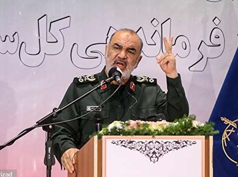 فرمانده سپاه: مذاکره و سازش هیچ مسئلهای را حل نمیکند/ وقتی از منطق مقاومت به مذاکره روی آورید نشانه ضعف است / باید سیاست حذف تاثیر تحریمها را دنبال کنیم / ما آموختهایم چگونه بدون تاثیر تحریم زندگی کنیم / شاهد زوال تدریجی اما آشکار تمدن غرب و طلوع خورشید اسلام هستیم / به نوعی شاهد یک بعثت مجدد از اسلام هستیم / رهبران آمریکا فاقد حکمت هستند / بزرگترین ضعف آمریکا نبود یک رهبری روحانی و کاریزماتیک است / در غرب هرگز رهبرانی طلوع نکردند که به سعادت انسانها بیاندیشند / با ایمان، تاثیر آر پی جی ۷ بیش از یک تانک مدرن خواهد بود / رهبران سعودی عاجز شدهاند؛ نمیدانند چه باید کنند / امروز اگر ما هم بخواهیم نفوذ انقلاب را کم کنیم، نمیتوانیم؛ انقلاب ذهنها و قلبها را تسخیر کرده / فرمانده سپاه: مذاکره و سازش هیچ مسئلهای را حل نمیکند/ وقتی از منطق مقاومت به مذاکره روی آورید نشانه ضعف است / باید سیاست حذف تاثیر تحریمها را دنبال کنیم / ما آموختهایم چگونه بدون تاثیر تحریم زندگی کنیم / شاهد زوال تدریجی اما آشکار تمدن غرب و طلوع خورشید اسلام هستیم / به نوعی شاهد یک بعثت مجدد از اسلام هستیم / رهبران آمریکا فاقد حکمت هستند / بزرگترین ضعف آمریکا نبود یک رهبری روحانی و کاریزماتیک است / در غرب هرگز رهبرانی طلوع نکردند که به سعادت انسانها بیاندیشند / با ایمان، تاثیر آر پی جی ۷ بیش از یک تانک مدرن خواهد بود / رهبران سعودی عاجز شدهاند؛ نمیدانند چه باید کنند / امروز اگر ما هم بخواهیم نفوذ انقلاب را کم کنیم، نمیتوانیم؛ انقلاب ذهنها و قلبها را تسخیر کرده /