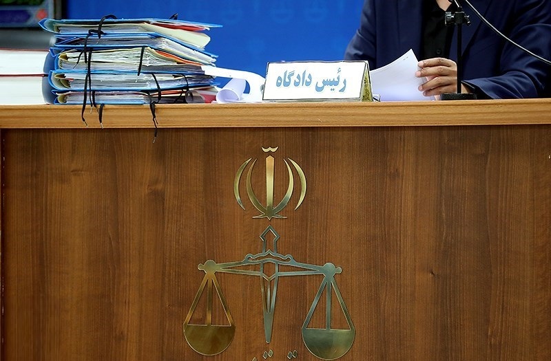 دوشنبه ۲۵ شهریور؛ اولین جلسه دادگاه شبنم نعمت زاده / اتهام اصلی او، مشارکت در اخلال عمده در نظام اقتصادی کشور از طریق اخلال در توزیع داروست