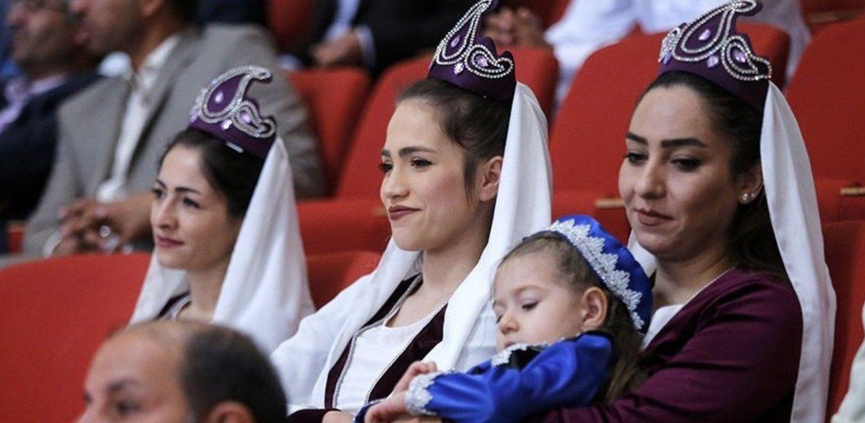 کیهان: بانوان بدپوشش در مراسم رسمی سخنرانی رئیس&zwnj;جمهور چه می&zwnj;کنند؟
