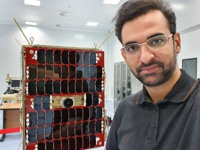 ویژگیهای ماهوارهای که بهانه کنایه توئیتری آذری جهرمی به ترامپ شد ویژگیهای ماهوارهای که بهانه کنایه توئیتری آذری جهرمی به ترامپ شد