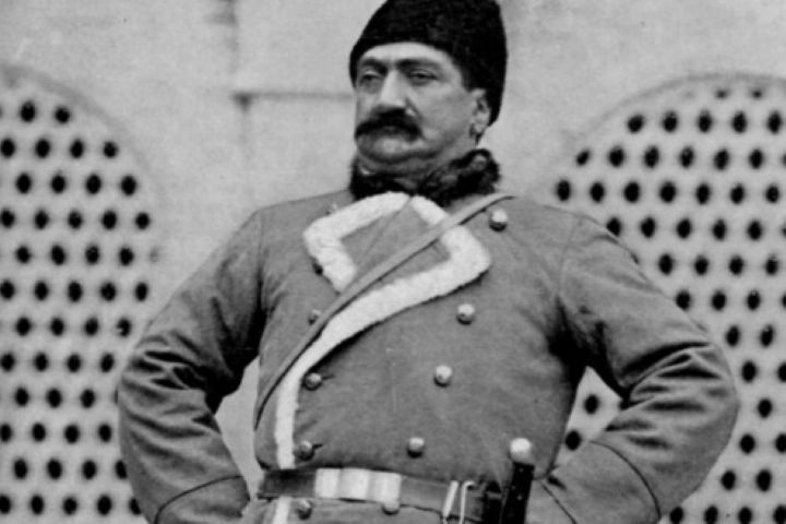 روزنامه &laquo;طمس&raquo; [تایمز] تعریف از ظل&zwnj;السلطان و تکذیب از ولیعهد کرده، شاه فرمودند: &laquo;کتابچه را بسوزان.&raquo;