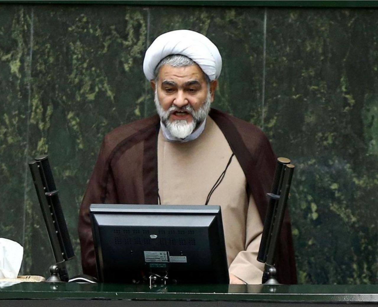 نماینده مجلس:افرادی که به احکام &laquo;بازپرس دادسرای رسانه&raquo; اعتراض دارند به رئیس قوه قضاییه نامه بنویسند/تلاش می کنیم که اعمال ماده۴۷۷ شود