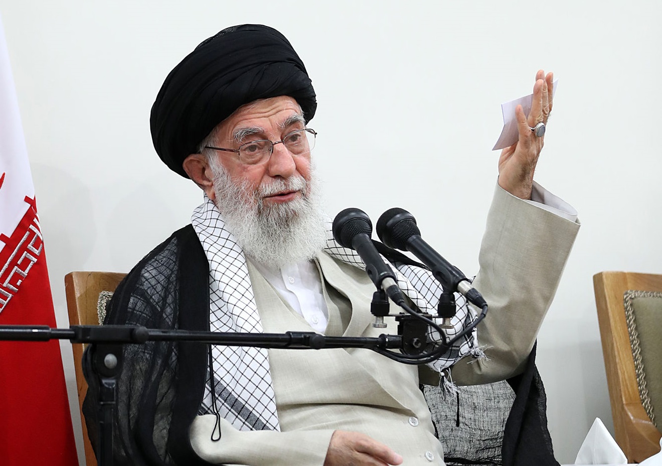 رهبر معظم انقلاب: وعدههای اروپا پوچ است/ راه تعامل با اروپا باز است؛ مطلقا به کشورهایی که دشمنی علنی میکنند اعتماد نکنیم رهبر معظم انقلاب: وعدههای اروپا پوچ است/ راه تعامل با اروپا باز است؛ مطلقا به کشورهایی که دشمنی علنی میکنند اعتماد نکنیم