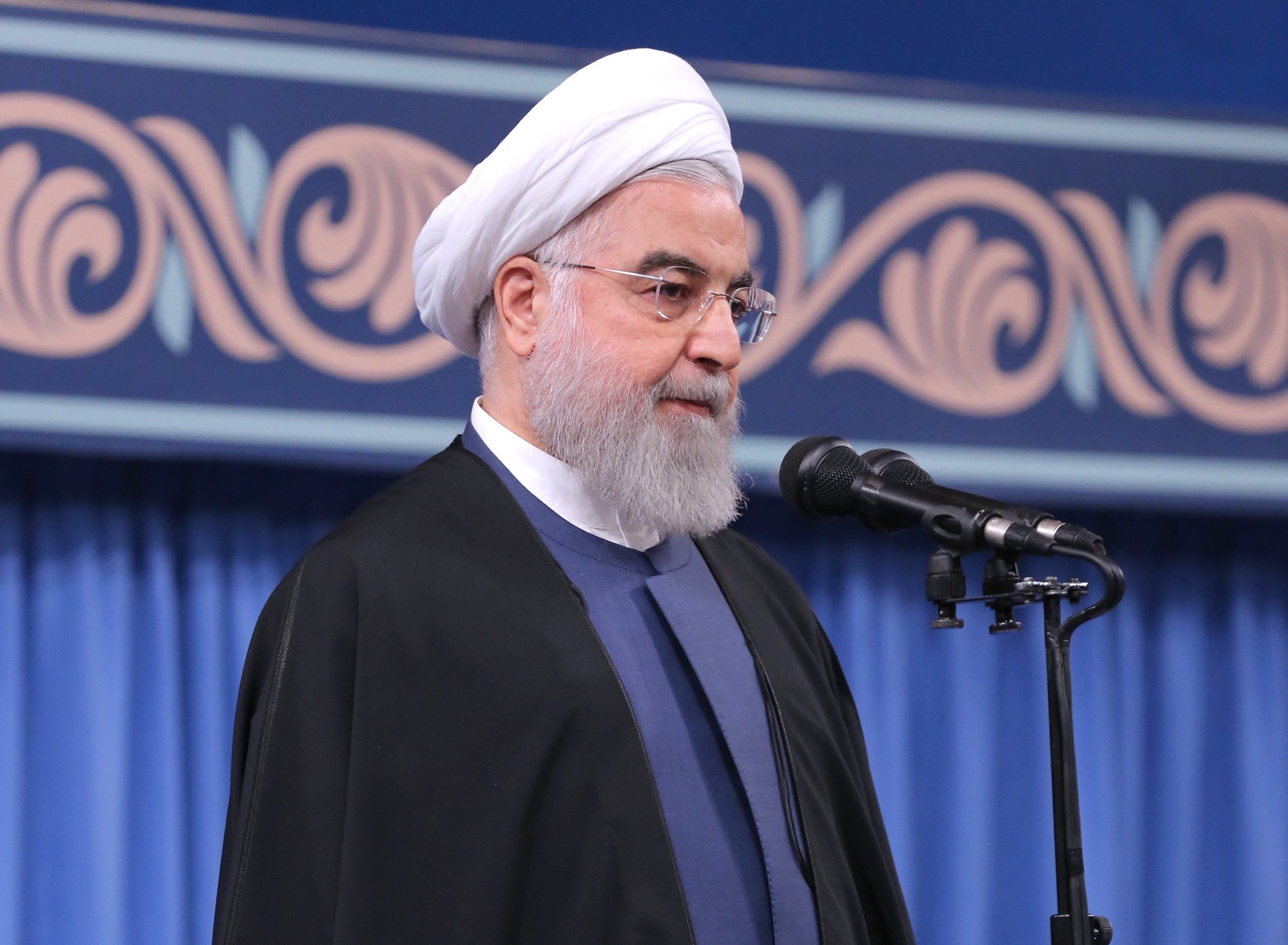 روحانی: خداوند مدال فتح را به پیامبر در امضای پیمان صلح اعطا کرد نه در جنگ / به عنوان مدعیان پیروی از پیامبر بدنبال امپراطوری نبوده و نیستیم/ فارس و عرب بودن از نگاه ما امتیاز نیست روحانی: خداوند مدال فتح را به پیامبر در امضای پیمان صلح اعطا کرد نه در جنگ / به عنوان مدعیان پیروی از پیامبر بدنبال امپراطوری نبوده و نیستیم/ فارس و عرب بودن از نگاه ما امتیاز نیست