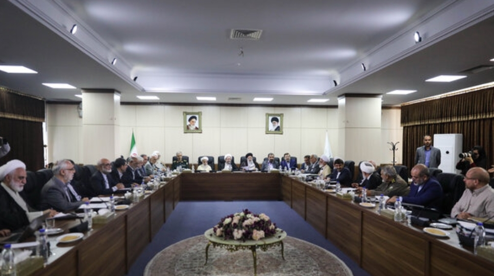 اطلاعیه مجمع تشخیص مصلحت: در مجمع هیچ بحثی درباره گران شدن بنزین نبوده زیرا این موضوع از اختیارات دولت و مجلس است.