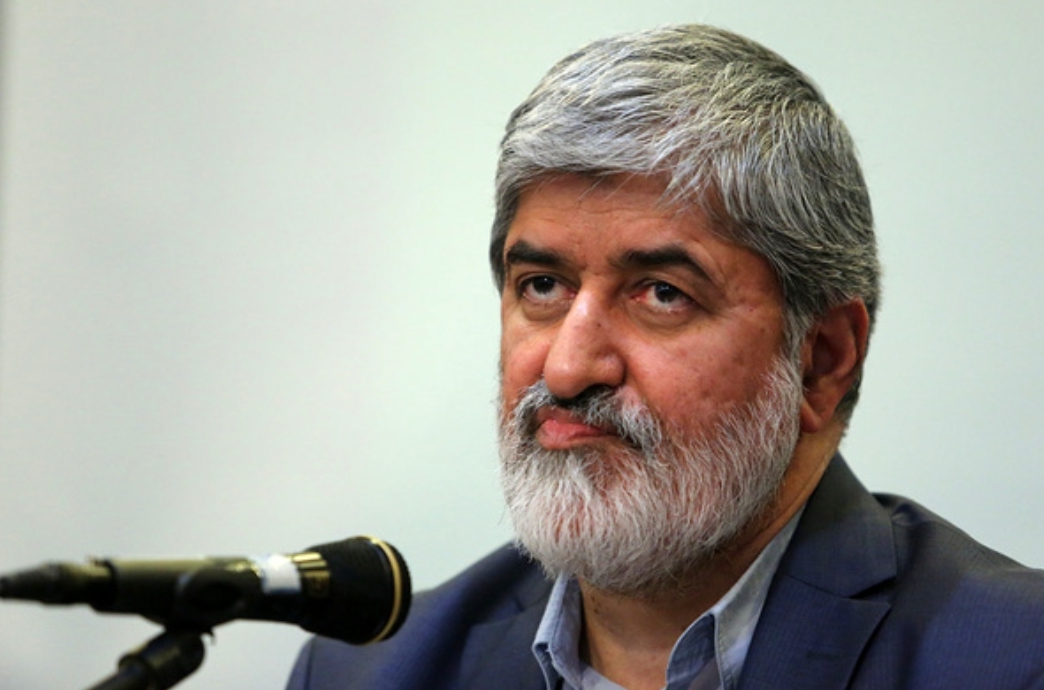 علی مطهری: نمی&zwnj;شود نمایندگان مجلس از تصمیم درباره قیمت بنزین بی&zwnj;اطلاع باشند / شیب تند این تصمیم اشتباه است