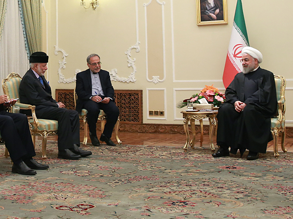 روحانی در دیدار وزیرخارجه عمان: هیچ مشکلی برای تجدید روابط با عربستان نداریم