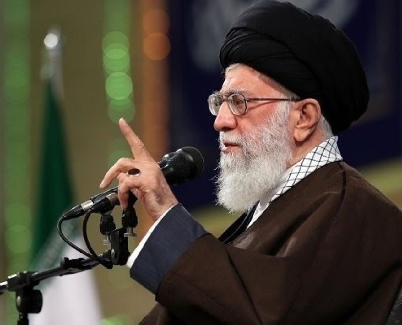 همهی اعضا متفقالقول بر این نظر بودند حالا که این طرح کلید خورده، باید اجرا شود، وگرنه شدیدتر شدن ناامنیها را به دنبال خواهد داشت / اقناع نمایندگان مجلس فراتر از توان رئیسمجلس بود، نظر اعضای شورا این بود که باید از رهبر انقلاب کمک گرفته شود همهی اعضا متفقالقول بر این نظر بودند حالا که این طرح کلید خورده، باید اجرا شود، وگرنه شدیدتر شدن ناامنیها را به دنبال خواهد داشت / اقناع نمایندگان مجلس فراتر از توان رئیسمجلس بود، نظر اعضای شورا این بود که باید از رهبر انقلاب کمک گرفته شود