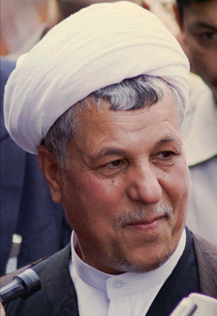 خاطرات آیت&zwnj;الله هاشمی؛ ۲۰ آذر ۱۳۷۱ تا ۱۳۷۵: شهرستانی، داماد آیت&zwnj;الله سیستانی گزارش حمله به بیت ایشان در نجف را داد؛ آیت&zwnj;الله در خانه نبوده به فرزندش حمله کرده&zwnj;اند
