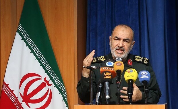 فرمانده کل سپاه: عاملان شهادت شهدای امنیت تحت تعقیب و در تیررس اطلاعات سپاه هستند فرمانده کل سپاه: عاملان شهادت شهدای امنیت تحت تعقیب و در تیررس اطلاعات سپاه هستند