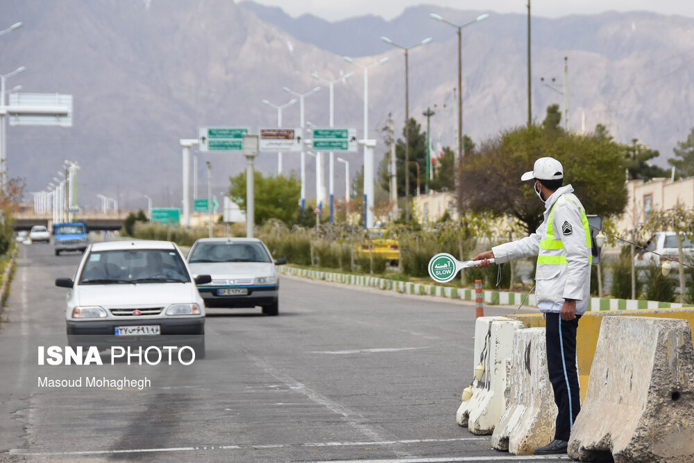تصاویر: بستن ورودی شهرها و کنترل تردد خودروهای غیربومی