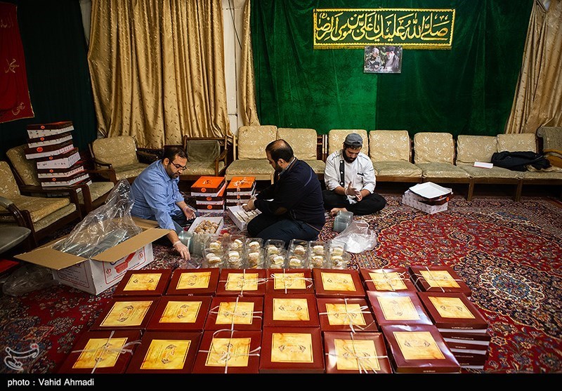 تصاویر: طبخ و توزیع غذای نذری به مناسبت ولادت حضرت صاحب الزمان عج در مناطق محروم تهران