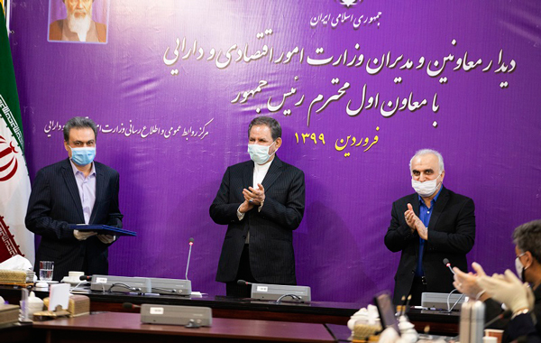 تجلیل معاون اول رییس جمهور از عملکرد موفق بانک ملت در تحول دیجیتال و واگذاری دارایی های مازاد تجلیل معاون اول رییس جمهور از عملکرد موفق بانک ملت در تحول دیجیتال و واگذاری دارایی های مازاد