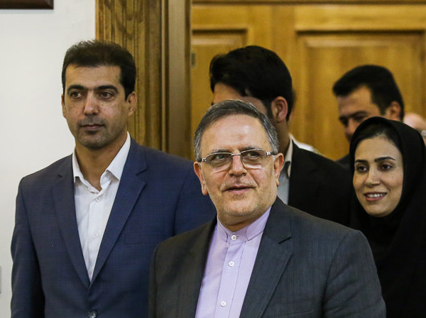 ناگفتههایی درباره ابهام ۴.۸ میلیارد دلاری / همه چیز به اعلام ارز ۴۲۰۰تومانی و دوران ریاست «ولی الله سیف» در بانک مرکزی مربوط است / از سیاست ارزی ناصحیح تا دلار ۱۹ هزارتومانی ناگفتههایی درباره ابهام ۴.۸ میلیارد دلاری / همه چیز به اعلام ارز ۴۲۰۰تومانی و دوران ریاست «ولی الله سیف» در بانک مرکزی مربوط است / از سیاست ارزی ناصحیح تا دلار ۱۹ هزارتومانی