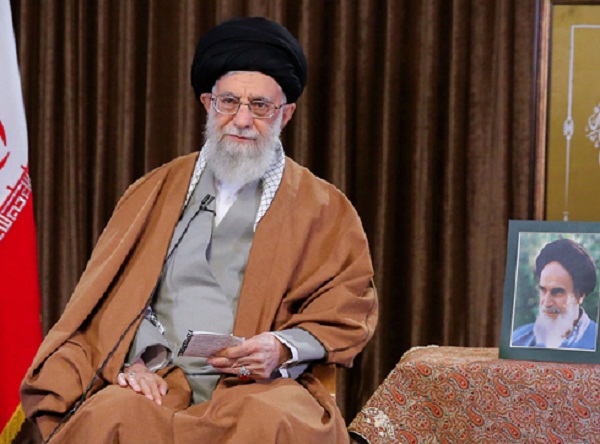 رهبر معظم انقلاب: اگر قدرت سیاسی نباشد، قلدرها و تنبلها زیر بار نمی روند رهبر معظم انقلاب: اگر قدرت سیاسی نباشد، قلدرها و تنبلها زیر بار نمی روند