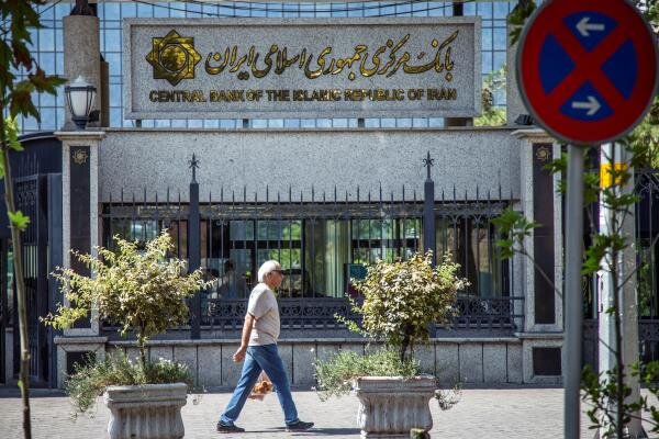 بخشنامه جدید بانک مرکزی برای تسویه بدهکاران بانکی / بدهکاران برای ارائه درخواست خود تا پایان خرداد ۹۹ فرصت دارند / تمدید ۳ ماهه همه مهلت&zwnj;های قانونی