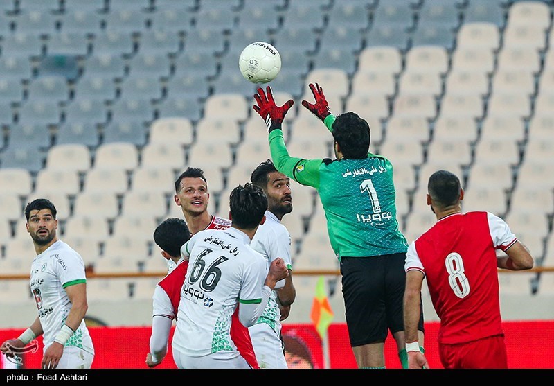 تصاویر: دیدار تیم&zwnj;های فوتبال پرسپولیس و ذوب&zwnj;آهن