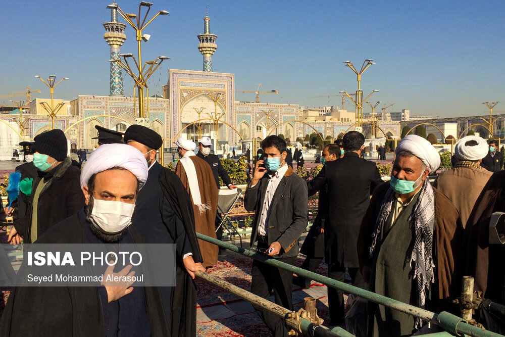 تصاویر: وداع با پیکر آیت&zwnj;الله مصباح یزدی در حرم مطهر رضوی