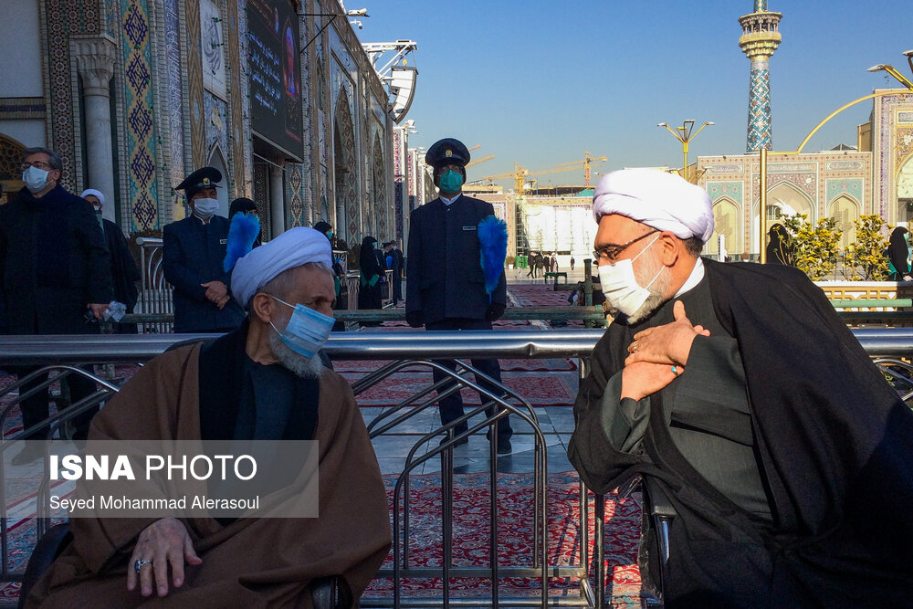 تصاویر: وداع با پیکر آیت&zwnj;الله مصباح یزدی در حرم مطهر رضوی