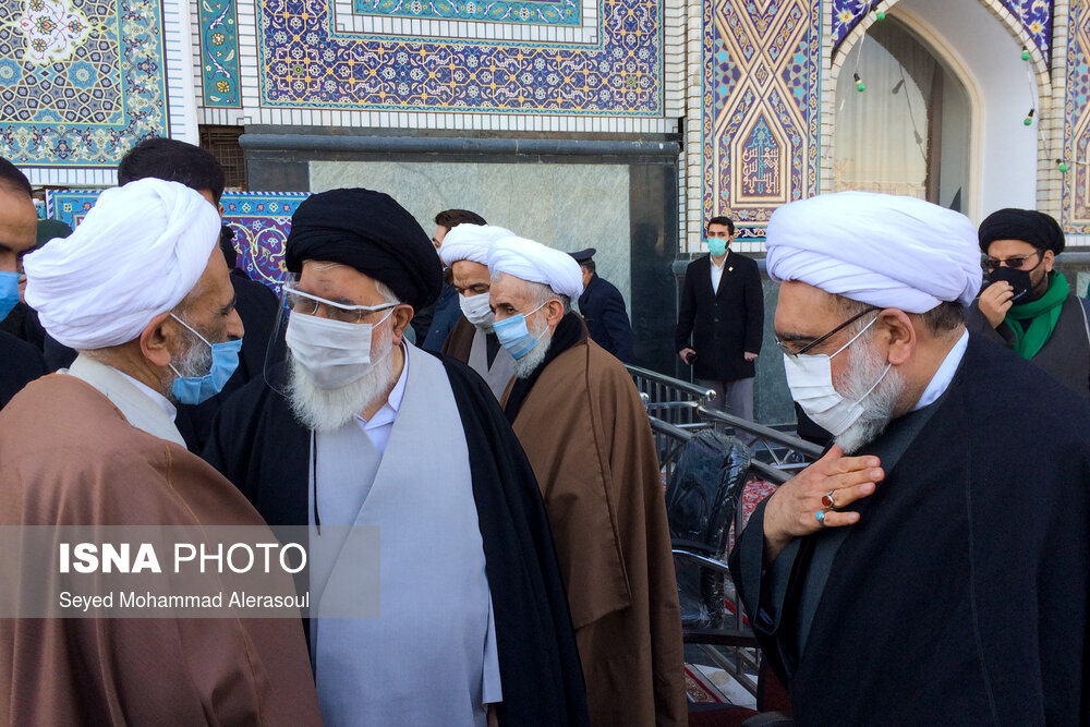 تصاویر: وداع با پیکر آیت&zwnj;الله مصباح یزدی در حرم مطهر رضوی