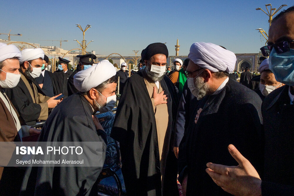 تصاویر: وداع با پیکر آیت&zwnj;الله مصباح یزدی در حرم مطهر رضوی
