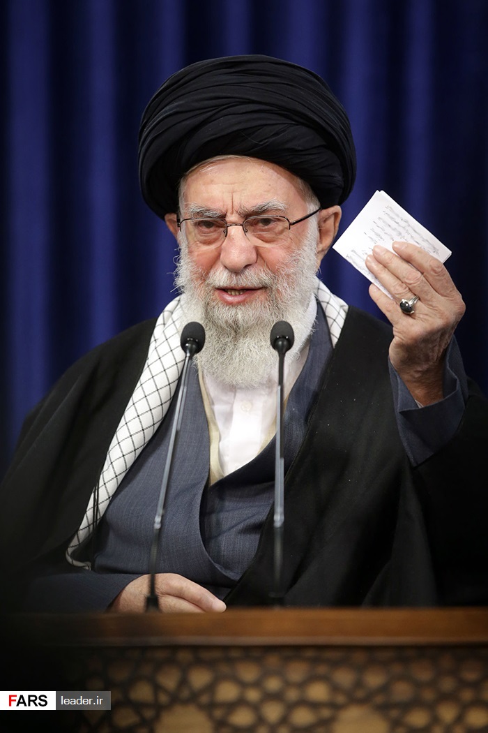 تصاویر: سخنرانی تلویزیونی رهبر انقلاب در سالروز قیام ۱۹ دی مردم قم