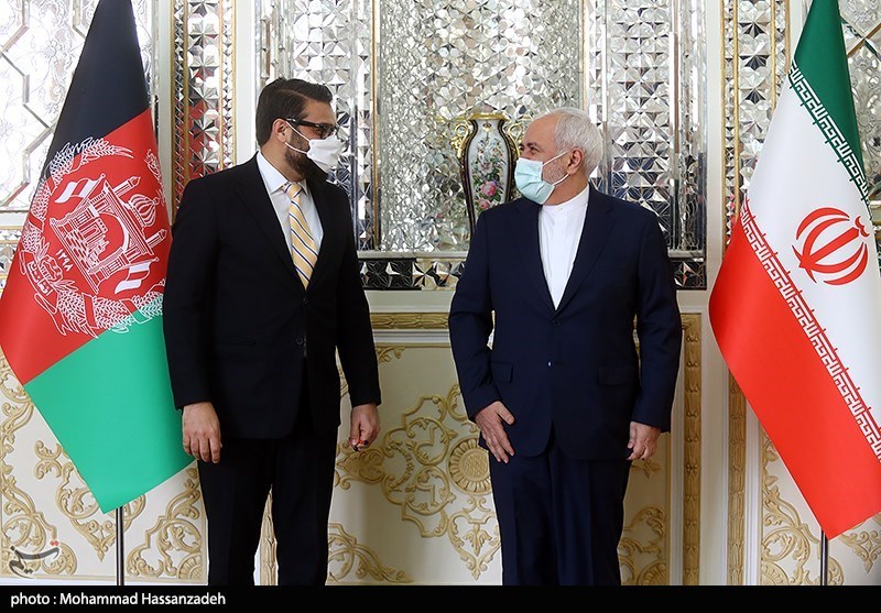 تصاویر: دیدار مشاور امنیت ملی افغانستان با ظریف