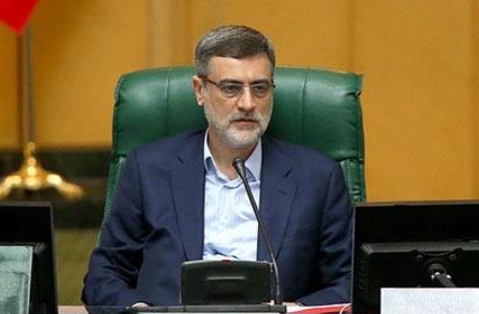 نایب &zwnj;رئیس مجلس: زیردریایی اتمی آمریکا در خلیج فارس را می&zwnj;توانیم با تور ماهیگیری شکار &zwnj;کنیم