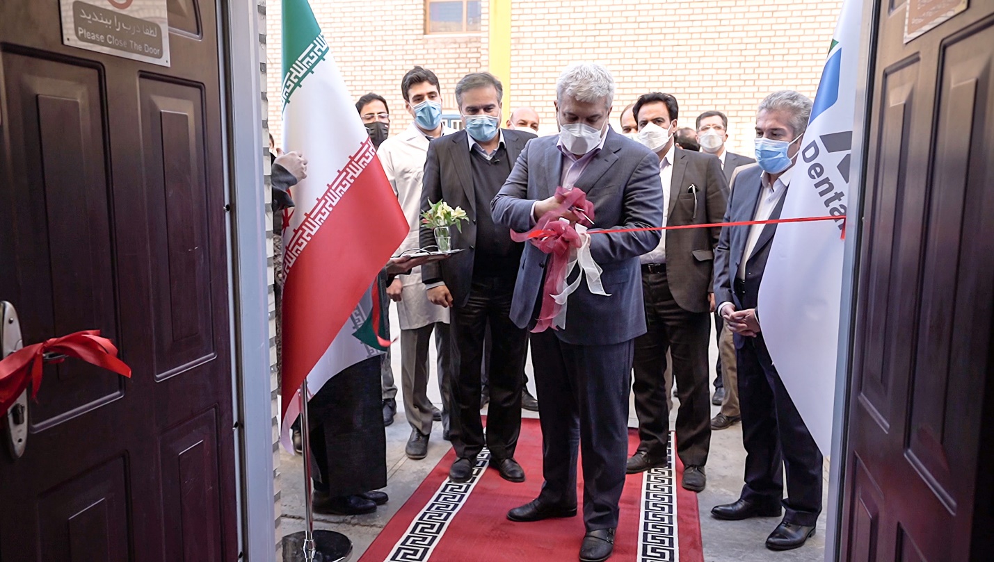 شرکت دانش&shy;بنیان کوشا فن پارس تنها دارنده مجوز قانونی تولید ایمپلنت&shy;های دندانی در کشور