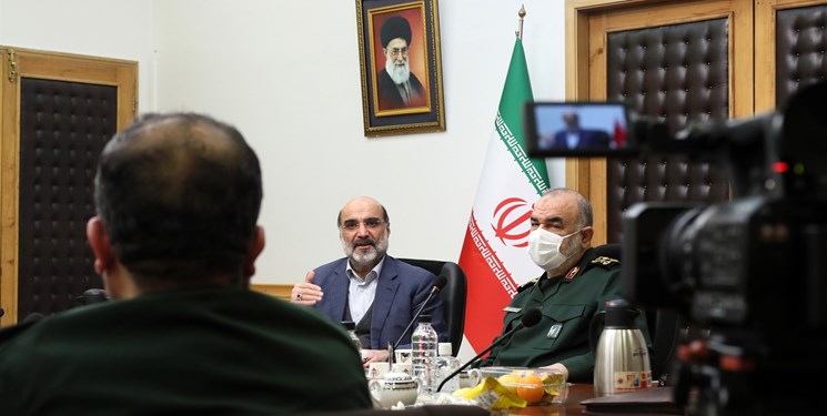 دیدار فرمانده کل سپاه با رییس صداوسیما  / سردار سلامی: هرگاه صداوسیما بر یک موضوع متمرکز می&zwnj;شود، غوغا به پا می&zwnj;کند؛ شما در قلب  مخاطرات هستید و دشمن اثر کار شما را حس کرده