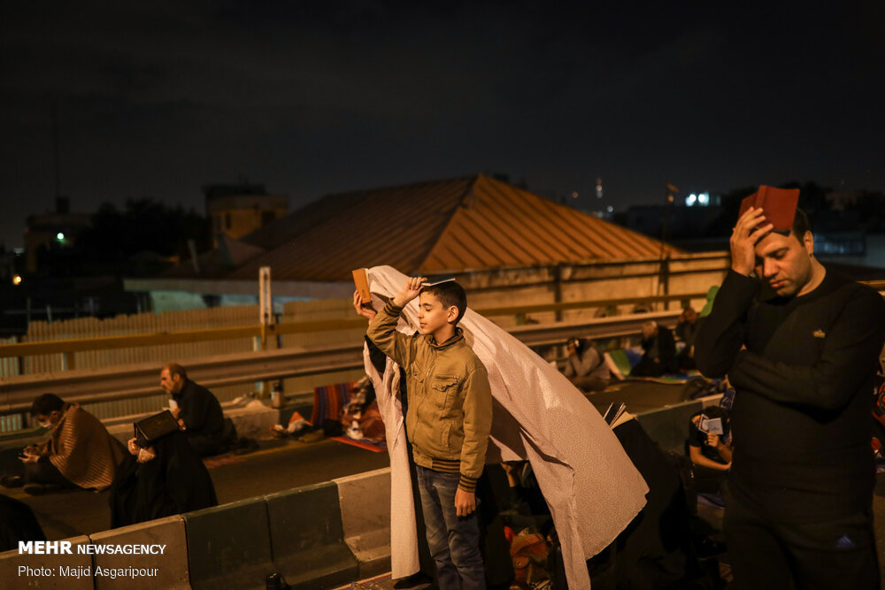 احیای شب بیست و یکم ماه مبارک رمضان در حسینیه همدانی ها