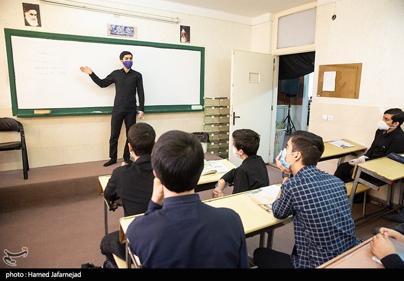 تصاویر: بازگشایی مدارس جهت رفع اشکال دانش آموزان